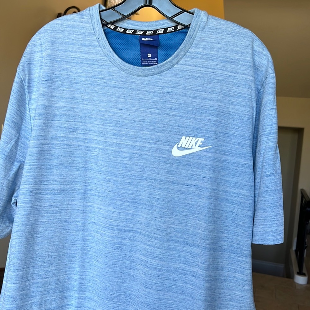 Men’s Light Blue Nike T-shirt with Vented Back Size XL